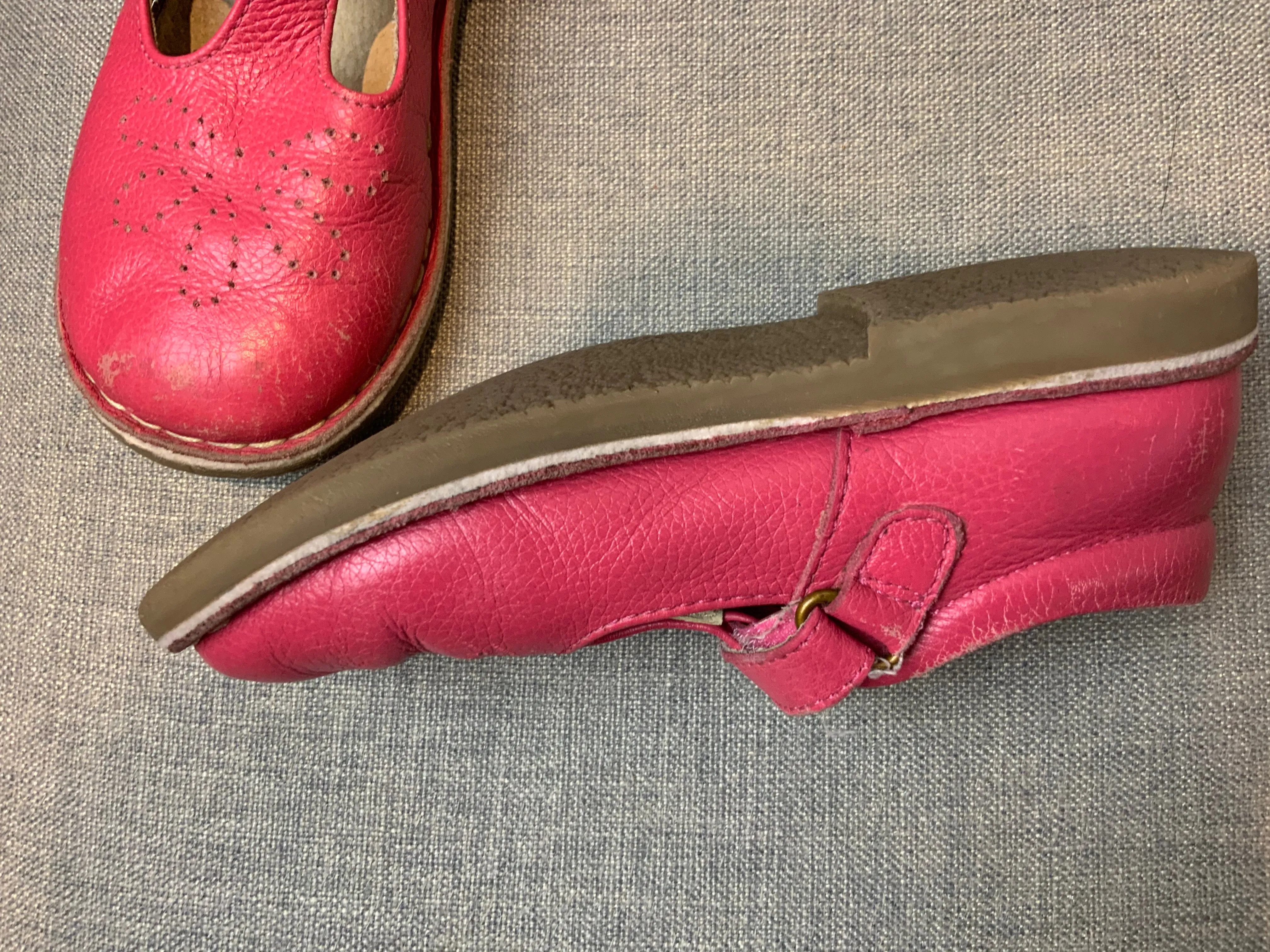 Mini Boden Pink T bar Leather Shoes Size 31 chilodren